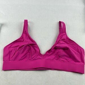 NWOT  Parade bright pink, comfort no-wire bra